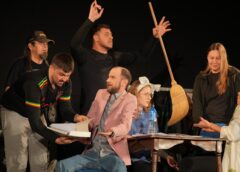 Sinoć je premijerno odigran komad zaječarskog pozorišta „Kako smo sahranili Šekspira“